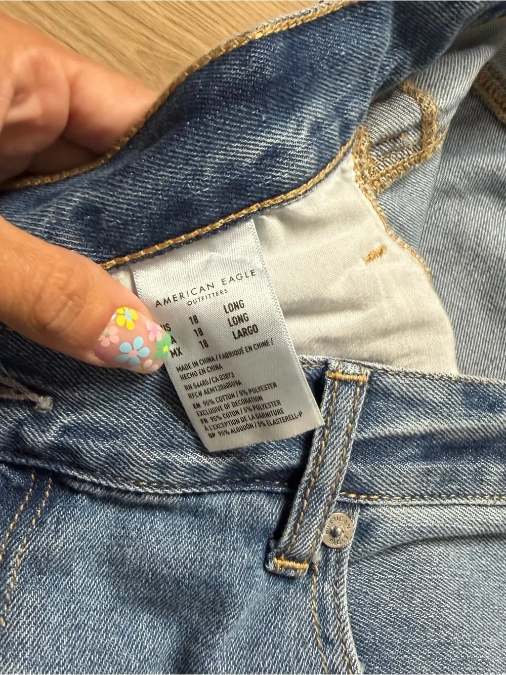 NWT American Eagle Mom Jean Size 18 Long